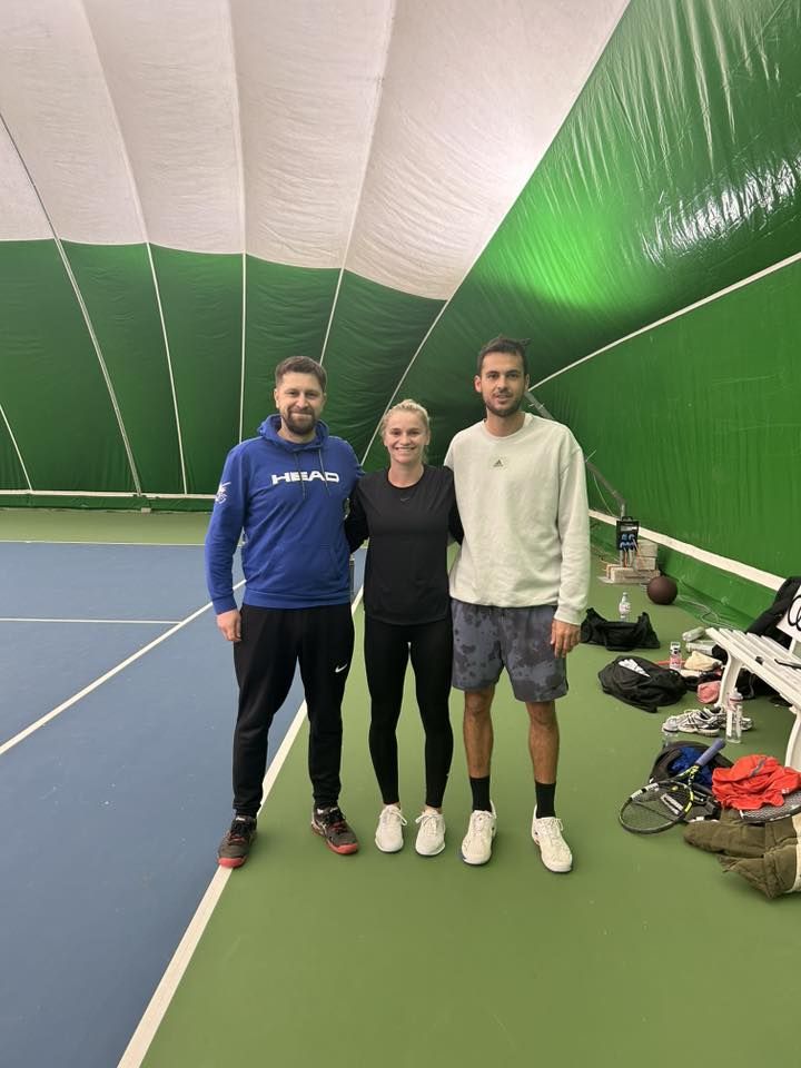Marie Mettraux avec ses entraîneurs